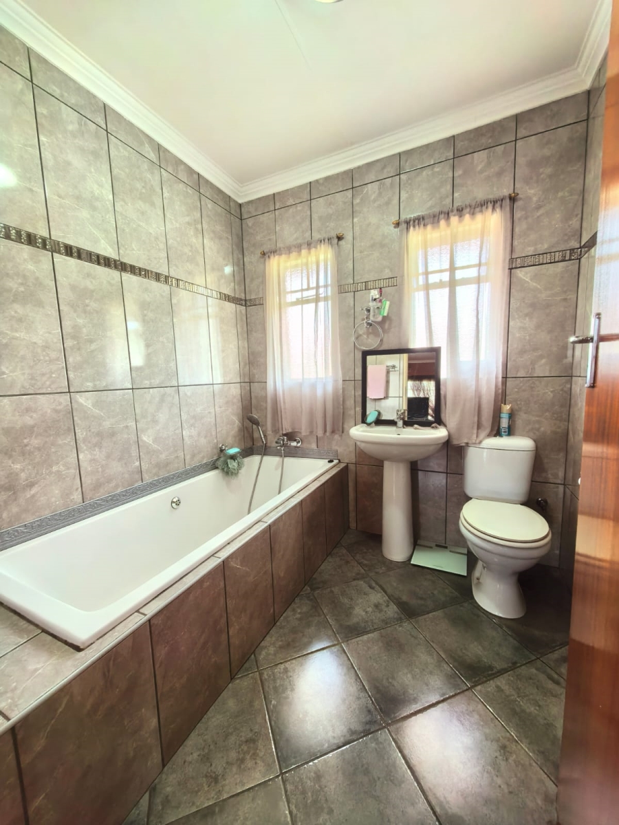 3 Bedroom Property for Sale in Vaalpark Free State